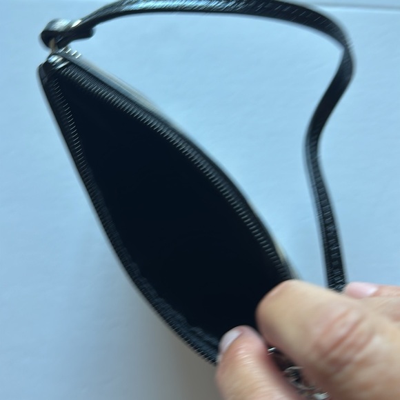 Coach Zebra Pattern Black and Cream Wristlet - Picture 7 of 13